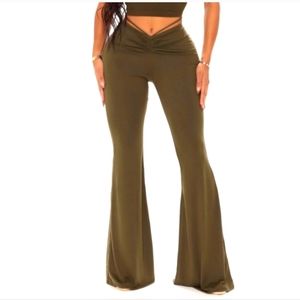 green color the material is very comfortable it is really cool